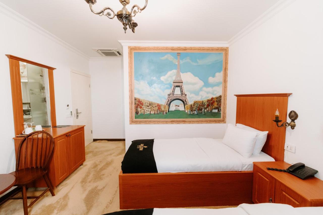 Golden Hotel Pristina Esterno foto